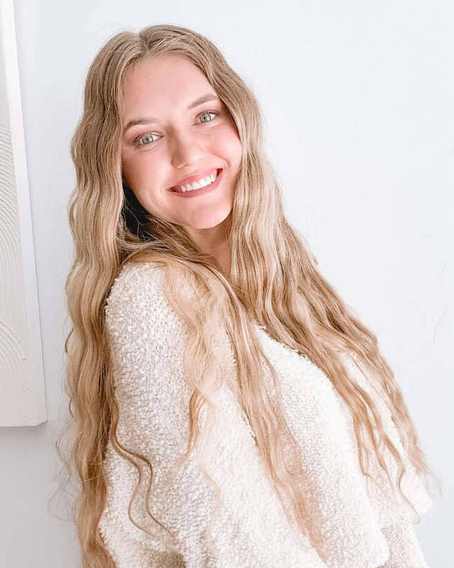 Angela Holm